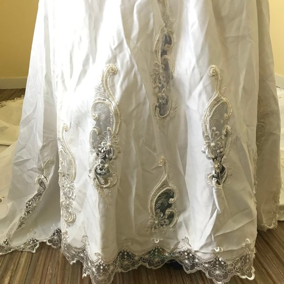 Unworn MAKE OFFER! Satin Beaded Wedding Gown Cathedral Length Train Lace Sleeve - Picture 8 of 13
